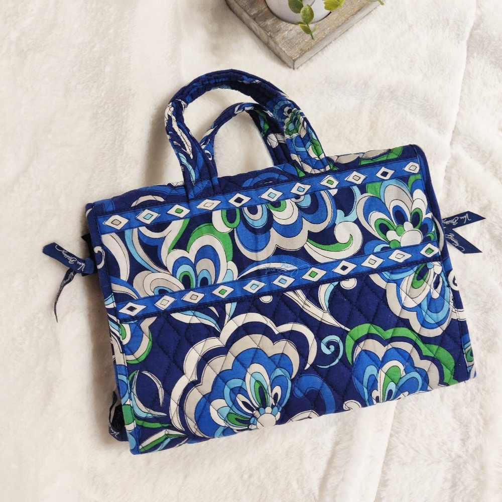 Vera Bradley travel bag - Picture 1 of 6